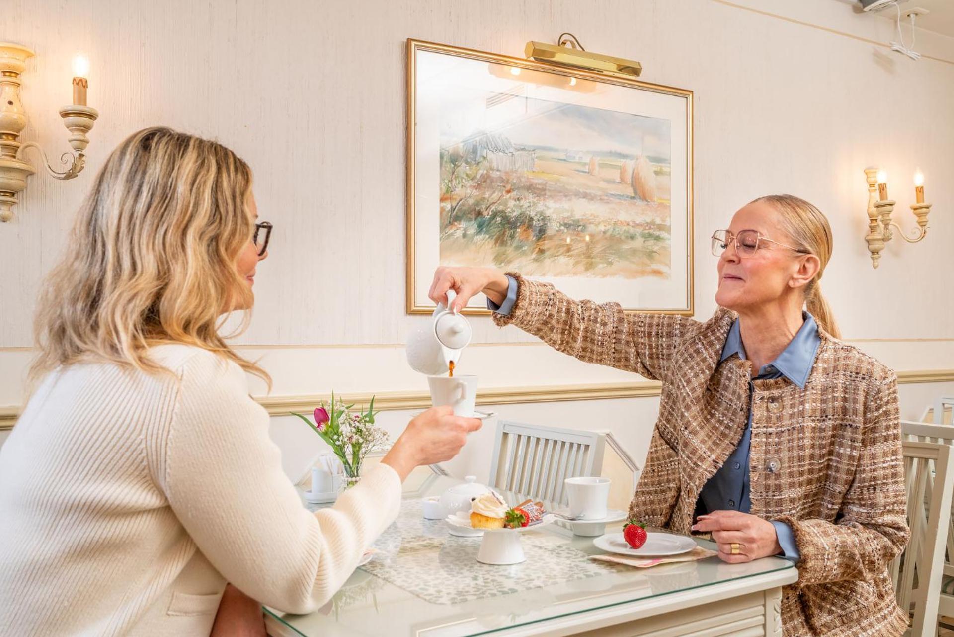 Отель Astor 4*